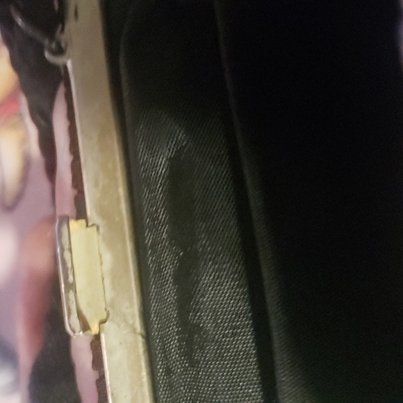 VINTAGE KISS LOCK WRISTLET GUC. - Picture 7 of 9